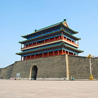 最早出现在人民币上的北京城门是哪个？