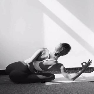 瑜伽课堂-腹臀塑形课