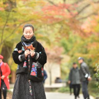 毕淑敏：我喜欢爱花的女人