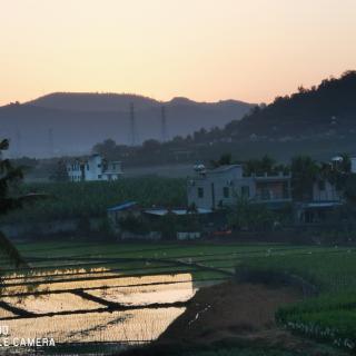 《登飞来峰》王安石  宋