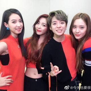 《4Walls(live现场)f(x)》