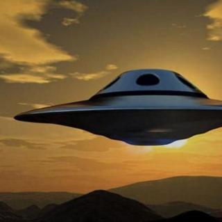 涵-人类历史上第一次徒手捕捉到UFO，拆解了它，并且品尝了它的味