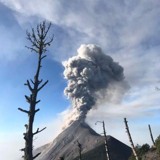 危地马拉上学记2:夜观火山爆发