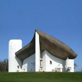 建筑：柯布西耶设计《朗香教堂》