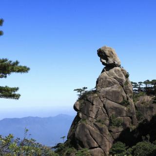 《神女峰》作者:舒婷