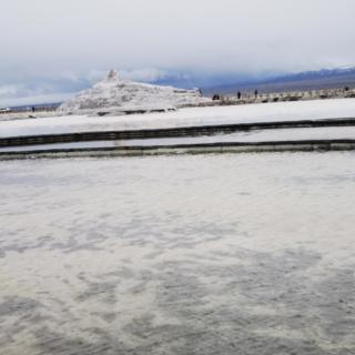 《水与岸》