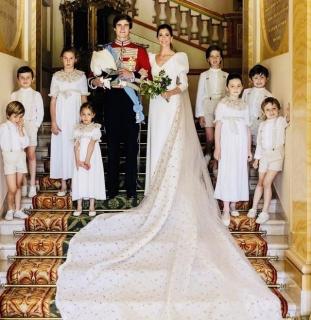 陛下圈那些事儿｜对这就是一场壕无人性闪瞎眼的西班牙贵族婚礼