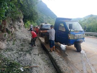 《高山养路工》作者、诵读：马红霞