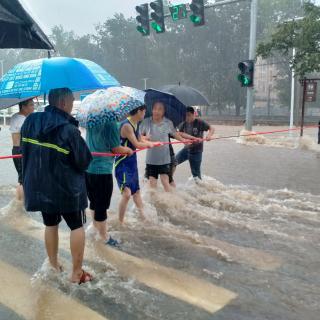 踏过风雨坎坷，祝你幸福平安