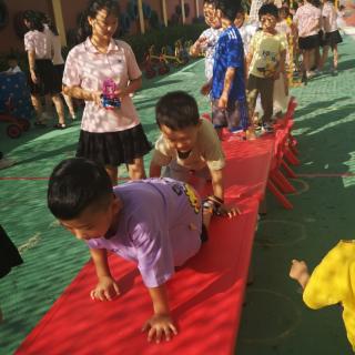 智爱幼儿园李娜1队晨读