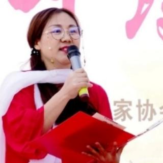 中文诵读巜八月的忧愁》