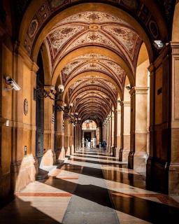 欧洲游去哪儿玩｜意大利博洛尼亚拱廊之城