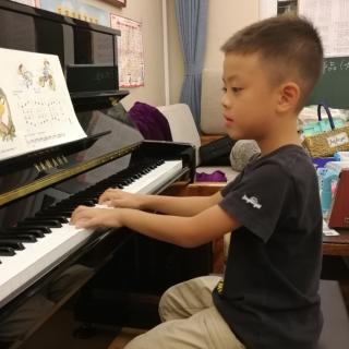 蔡铠骏学钢琴打拍子6岁大班上