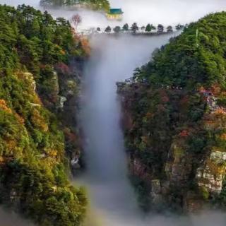 山是一座歌剧院