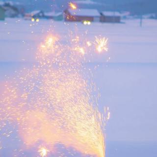 我是一片快乐的雪花  青柚作家:澡雪  诵读：月光