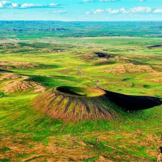 《探访乌兰察布火山群》作者：王谨；诵读：琪琪