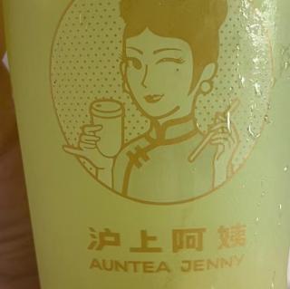 喝啤酒的小兔子