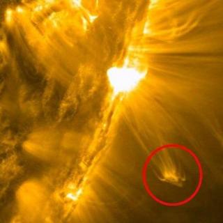 十年前出现在太阳旁边的那颗巨型UFO，今年又出现了！