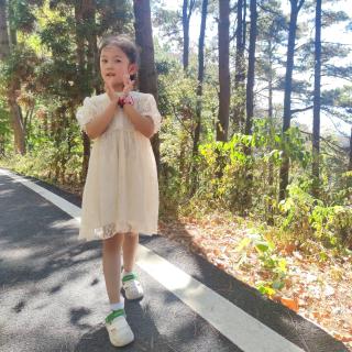 【河南贝贝教育海棠路幼儿园】+歌曲《小白兔》+陈熠可+5岁10个月