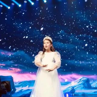 童星凯拉·珀汉演唱冰雪奇缘主题曲《Let It Go》声音空灵治愈人