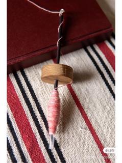 格林童话——纺锤、梭子和针
