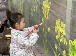 园长妈妈讲故事440期花肚子恐龙