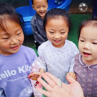 新飞幼儿园晚安故事分享