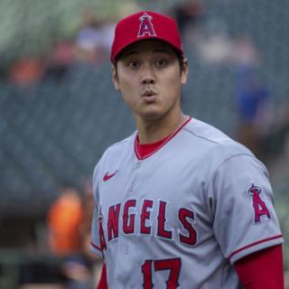 大谷翔平开心见前田健太笑不停 谈话内容是秘密