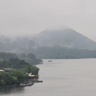 孤山听雨—俞平伯