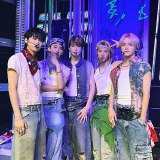 Baggy Jeans——NCT U