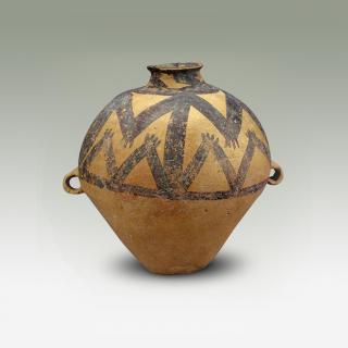 马家窑文化蛙纹彩陶罐 · 武汉博物馆