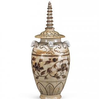 青花牡丹纹塔式盖瓶 · 湖北省博物馆