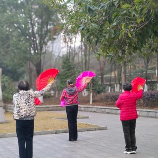 《生活方式决定寿命的长短，而非衰老和生病》