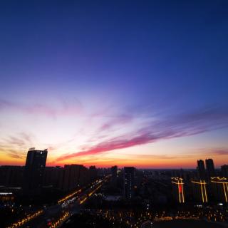 水银花开的夜晚（迟子建散文集《也是冬天也是春天》）