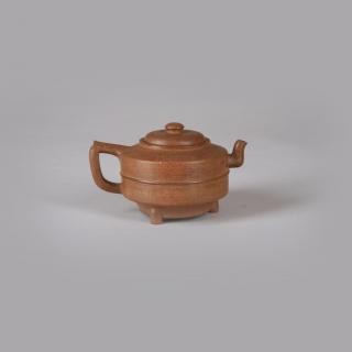 明徐友泉制鼎式紫砂壶 · 重庆中国三峡博物馆
