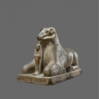 公羊形的阿蒙神保护法老阿蒙霍特普三世 · 意大利都灵埃及博物馆