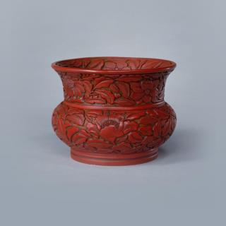 “杨茂造”剔红花卉纹尊 · 故宫博物院