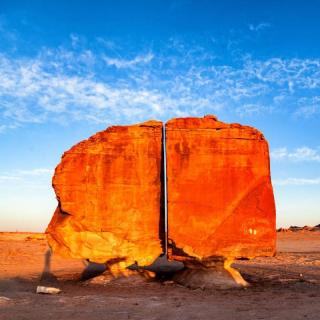 【地球探秘】4000年前的巨石，疑似被激光切成两半！这是怎么回事呢？