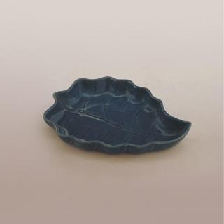 霁蓝釉艾叶形洗 · 故宫博物院