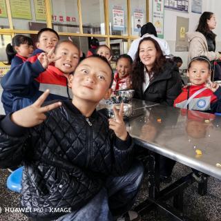 不敢见面，只能祈祷（之七）
— —往事回忆（三） 文/张鲁丹