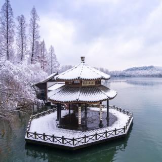 《湖心亭看雪》明 张岱