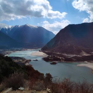 被风吹过的流年 文/月泊西湄  悦读/诗恋