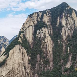 您本是高山