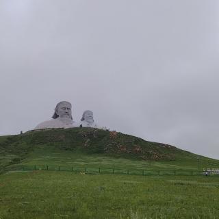 银行护盘护盘电力板块强势，个股新一轮杀跌大盘震荡收小阴！