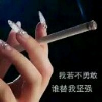 佟思颖。     我家的小狗